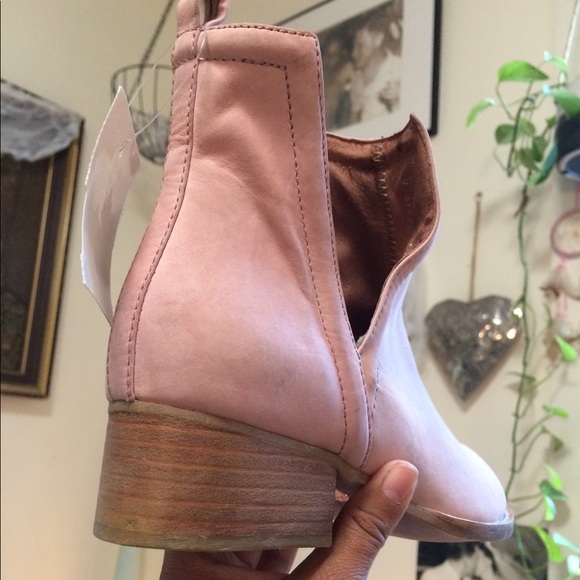 Jeffrey Campbell Muskrat Booties in Pink - Picture 4 of 16